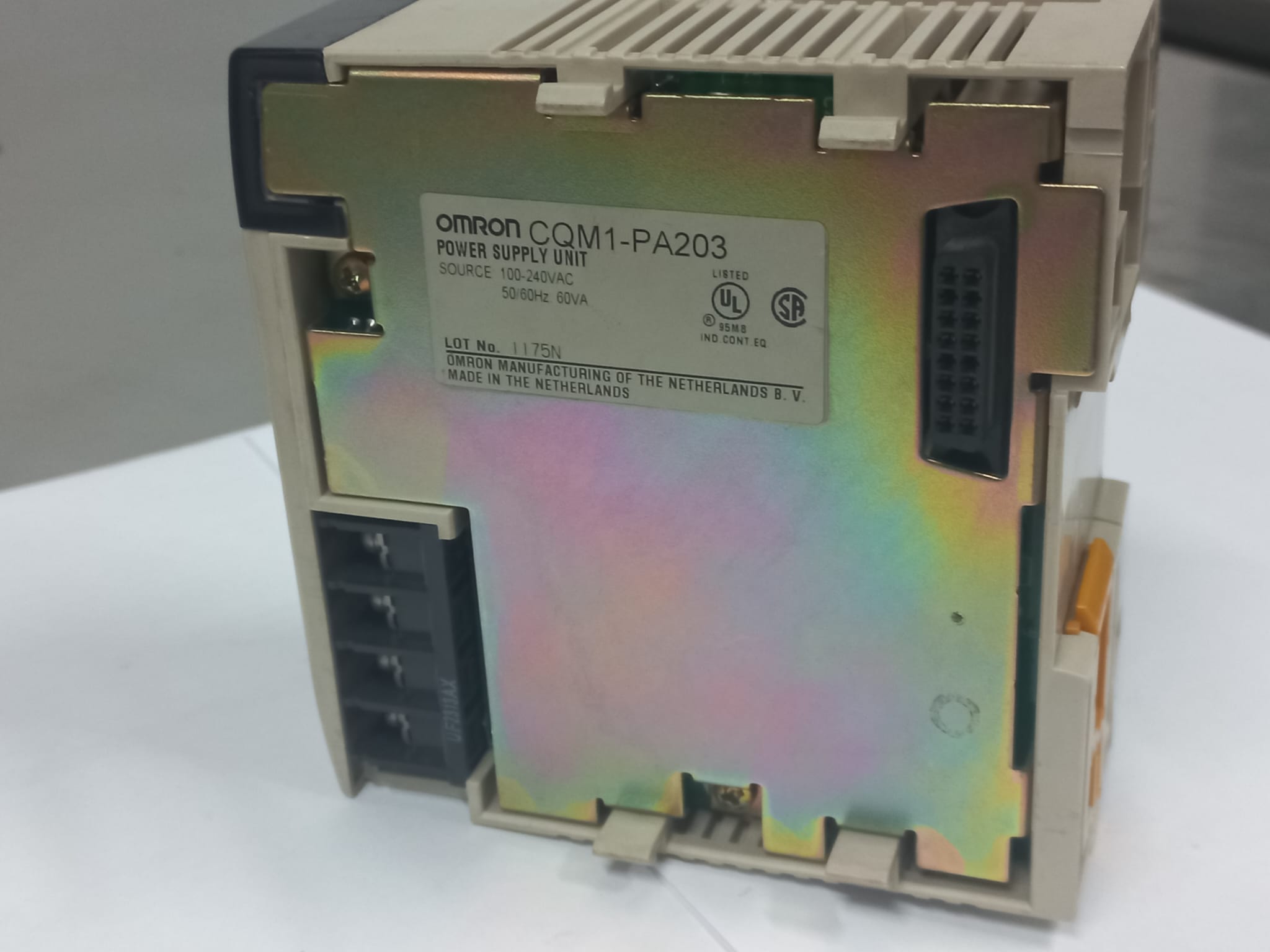 Omron SYSMAC CQM1-PA203 PLC Güç Kaynağı Modülü (100-240V AC Giriş / 24V DC)