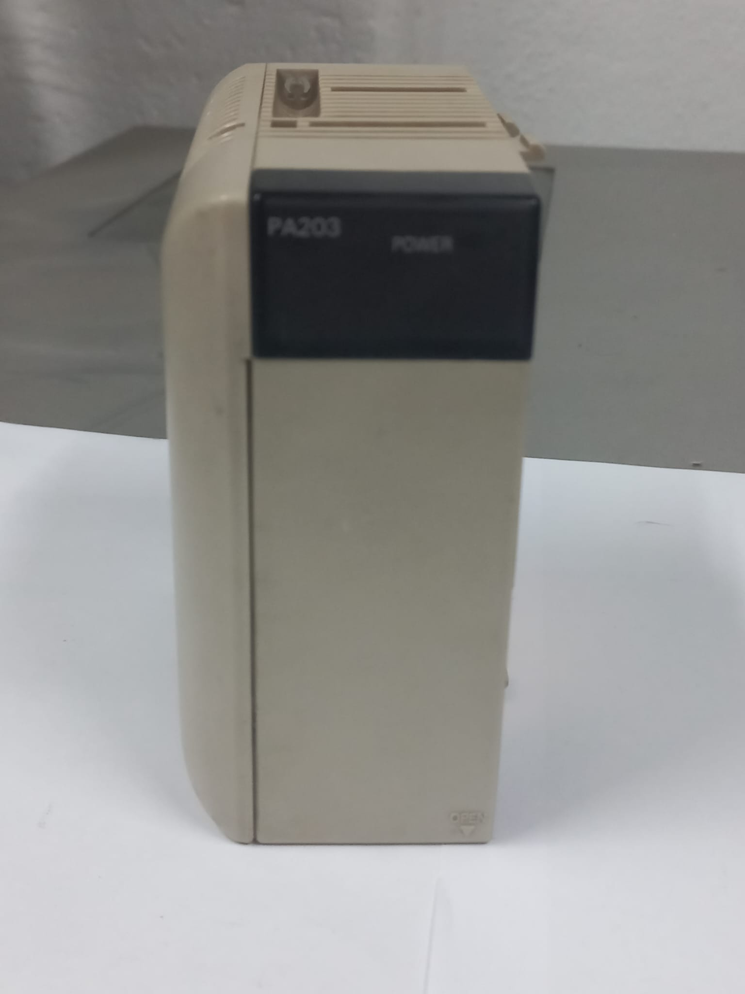 Omron SYSMAC CQM1-PA203 PLC Güç Kaynağı Modülü (100-240V AC Giriş / 24V DC)