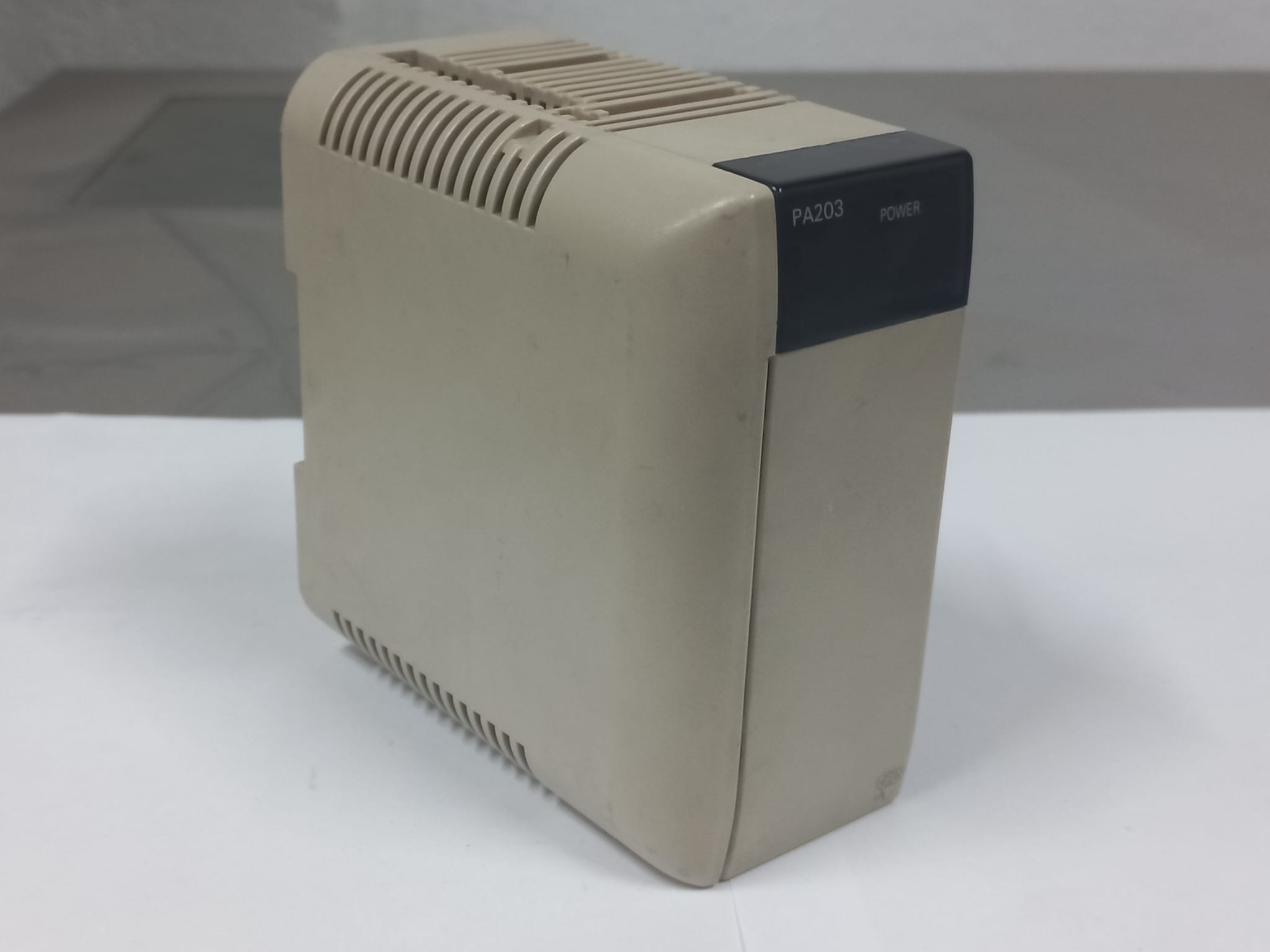 Omron SYSMAC CQM1-PA203 PLC Güç Kaynağı Modülü (100-240V AC Giriş / 24V DC)